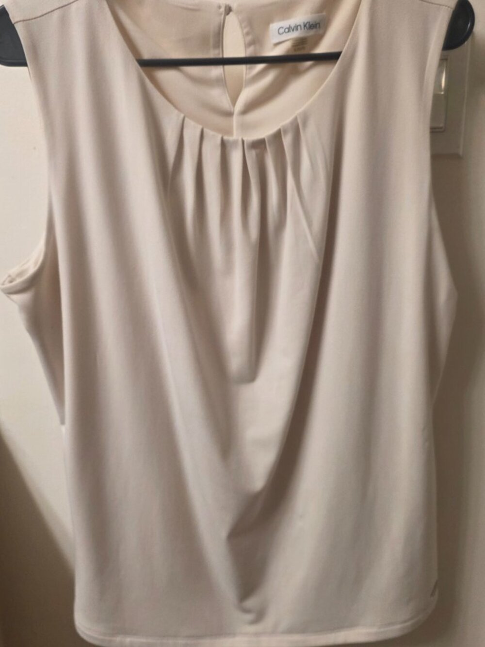 Calvin Klein Cream Pleated Neck Sleeveless Blouse - Picture 7 of 11